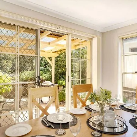 The Porthole Of Huskisson By Experience Jervis Bay Exterior photo
